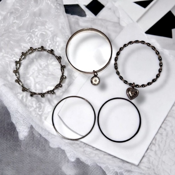 🍭 Bundle of 5 Charming Bracelet Lot – Assorted Styles & Timeless Elegance - Picture 1 of 16
